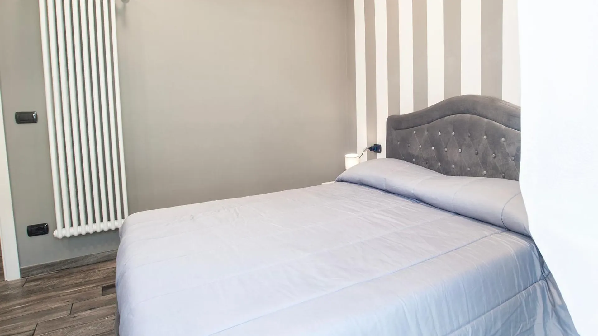 Casa Rosa Lucia Centrale Con Parcheggio Sanremo Italia