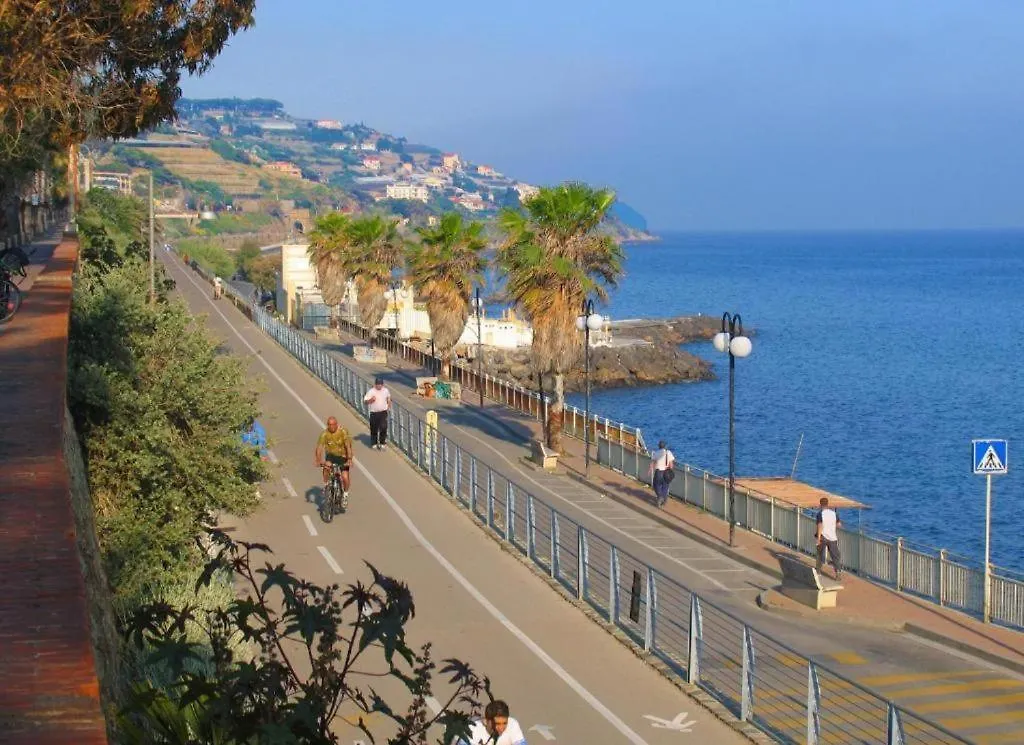 Casa Rosa Lucia Centrale Con Parcheggio Sanremo Appartamento