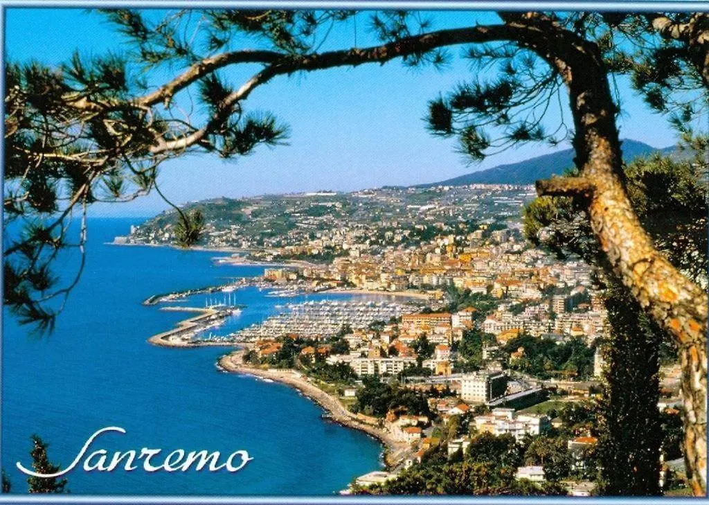 Casa Rosa Lucia Centrale Con Parcheggio Sanremo