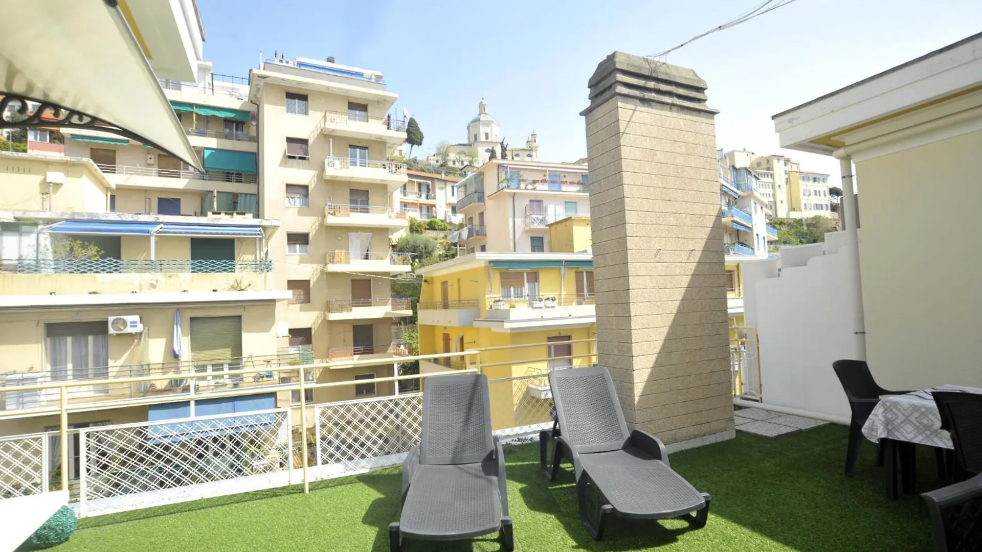 Casa Rosa Lucia Centrale Con Parcheggio Sanremo Italia